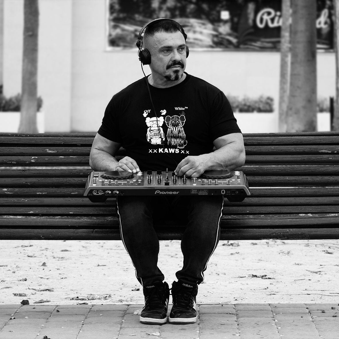 balibrea deejay dj techno lgtb d